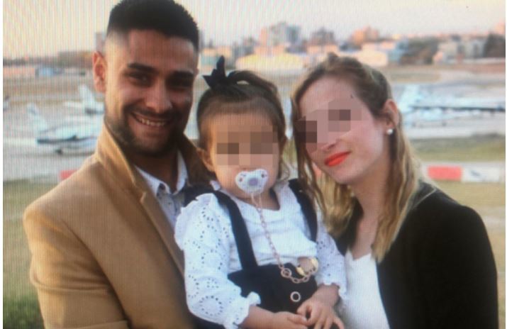 Le chauffeur décédé avec sa fille et sa femme.