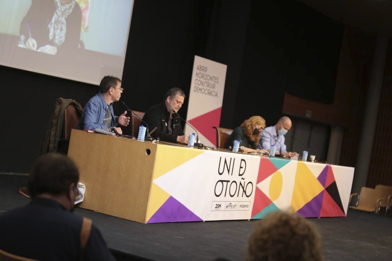 Une des présentations de l'Université d'Automne de Podemos.