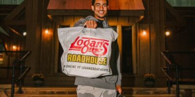 Logan&rsquo;s Roadhouse fait équipe avec le quart-arrière de Crimson Tide Bryce Young