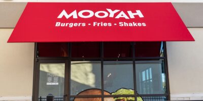 MOOYAH Burgers, Fries & Shakes signe un accord tous les 2,5 jours au troisième trimestre avec des engagements pour 22 restaurants