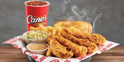Raising Cane&rsquo;s déploie son siège social dans les restaurants pour atteindre ses objectifs d’embauche