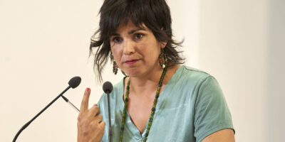 La Cour suprême annule la condamnation de Teresa Rodríguez pour atteinte à l&rsquo;honneur de l&rsquo;ancienne ministre Utrera Molina dans un tweet