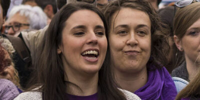 Le tribunal de Madrid ordonne au juge de Neurona d&rsquo;enquêter sur le « cas de baby-sitting » de Podemos