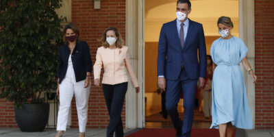 La crise de la réforme du travail oblige Pedro Sánchez à convoquer Nadia Calvio et Yolanda Daz pour unifier une position