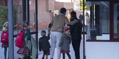 Tristesse et tension à l&rsquo;entrée de l&rsquo;école Montealto : « Il ne devrait pas y avoir de cours aujourd&rsquo;hui »
