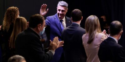 Albiol perd le maire de Badalona après la motion de censure du PSC et les indépendantistes l’emportent