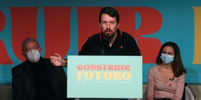 Pablo Iglesias dénonce un complot contre Podemos par les juges, la police, les médias et les militaires