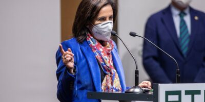 Robles met en garde Yolanda Daz : « Les projections personnelles ne sont pas acceptables quand on fait partie d&rsquo;un gouvernement »