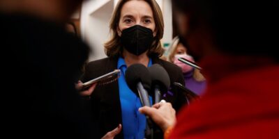 Le PSOE et le PP renouvellent le pacte contre les violences de genre et seul Vox le rejette