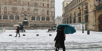 La moitié de l&rsquo;Espagne menacée par la neige, la pluie, le vent ou les phénomènes côtiers