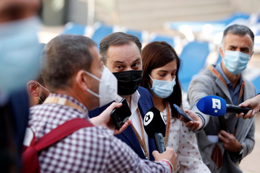L'ancien ministre José Luis Ábalos, à son entrée au congrès du PSPV.