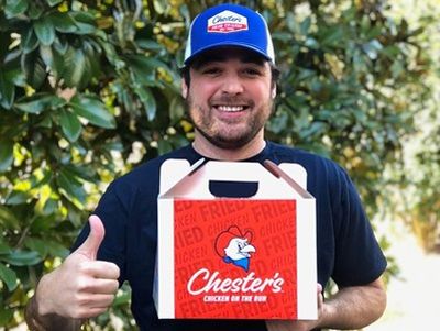 Chester's Chicken et Love's Travel Stops remercient les camionneurs avec First "Camionneurs" Célébration des Fêtes à tous les emplacements communs le 18 novembre Chester's Chicken et Love's Travel Stops remercient les camionneurs avec First "Camionneurs" Célébration des Fêtes à tous les emplacements communs le 18 novembre