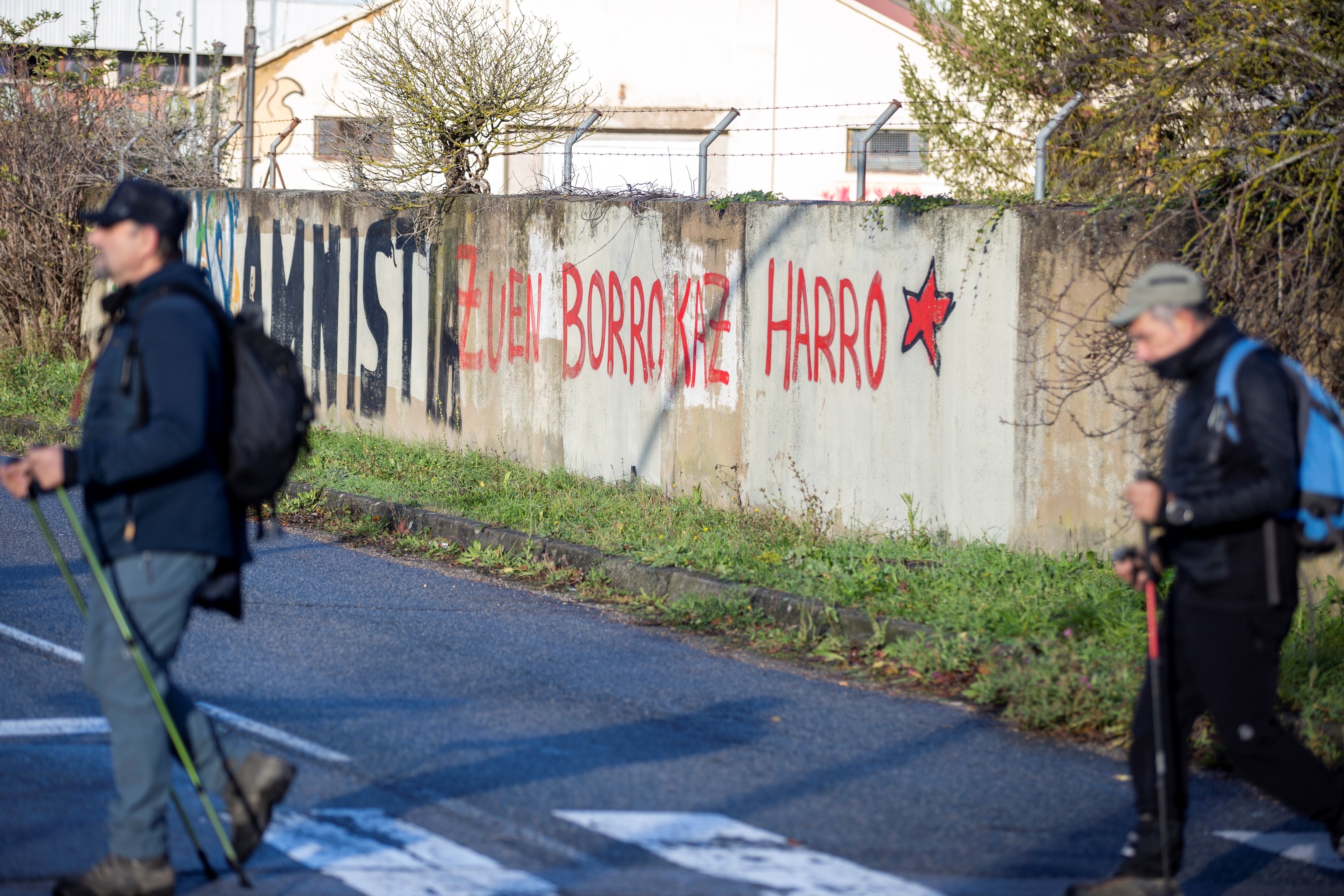 Un graffiti réclame l'amnistie