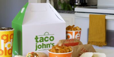 Profitez au maximum de la saison des fêtes avec le pack familial Taco John&rsquo;s Bold et une livre