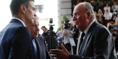 Le PSOE n&rsquo;oppose pas son veto au retour de Don Juan Carlos et décharge la responsabilité à la Maison royale