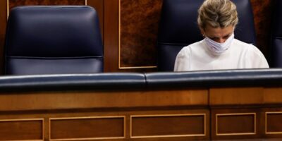 Le PP réclame une commission d&rsquo;enquête après avoir « avoué » à Yolanda Daz que le gouvernement connaissait les risques du Covid avant le 8-M