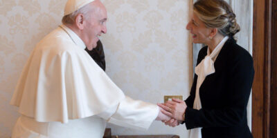 Yolanda Daz présente sa réforme du travail au pape François lors d&rsquo;une réunion « très excitante »