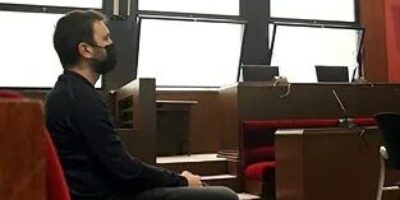 Le TSJC condamne un député CUP pour avoir désobéi en ne retirant pas les cravates jaunes dans la campagne électorale