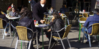 L&rsquo;Espagne perd à nouveau de la population en 2021 en raison des décès et du ralentissement de l&rsquo;immigration