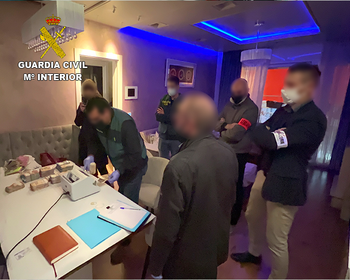 Les agents comptent les tickets intervenus lors de l'opération