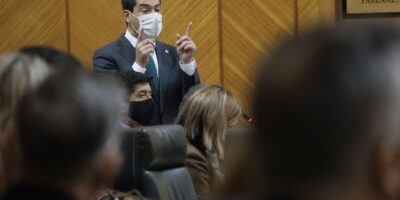 La sixième vague déferle au Parlement : la gauche tente d&rsquo;encercler le gouvernement PP-Cs avec l&rsquo;effondrement des soins primaires