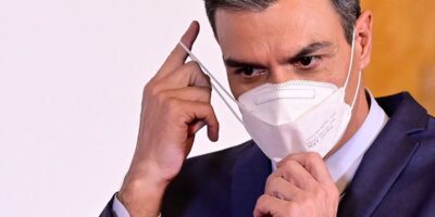 Pedro Snchez aggrave la confusion en exigeant des masques d&rsquo;extérieur
