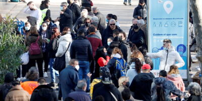 La justice approuve en Catalogne le couvre-feu, la réduction de la capacité et la limitation des réunions pendant Noël