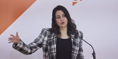 Arrimadas : « Alors que les Espagnols en 2021 ont donné l&rsquo;exemple, ce que notre gouvernement a donné est la honte »