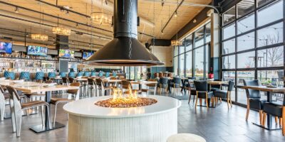 Bar Louie dévoile la toute première refonte de la marque à Denver