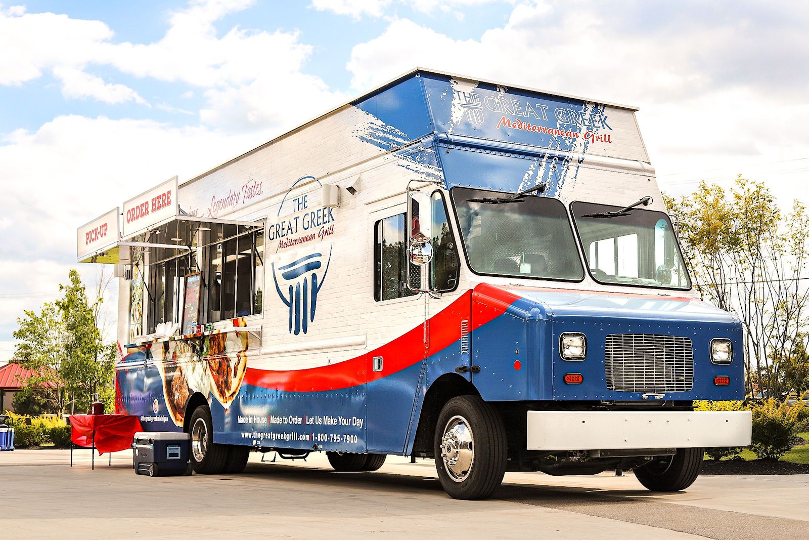 Le Great Greek Mediterranean Grill, dans la région du Michigan, favorise le succès en s'adressant à la communauté avec Food Truck Le Great Greek Mediterranean Grill, dans la région du Michigan, favorise le succès en s'adressant à la communauté avec Food Truck