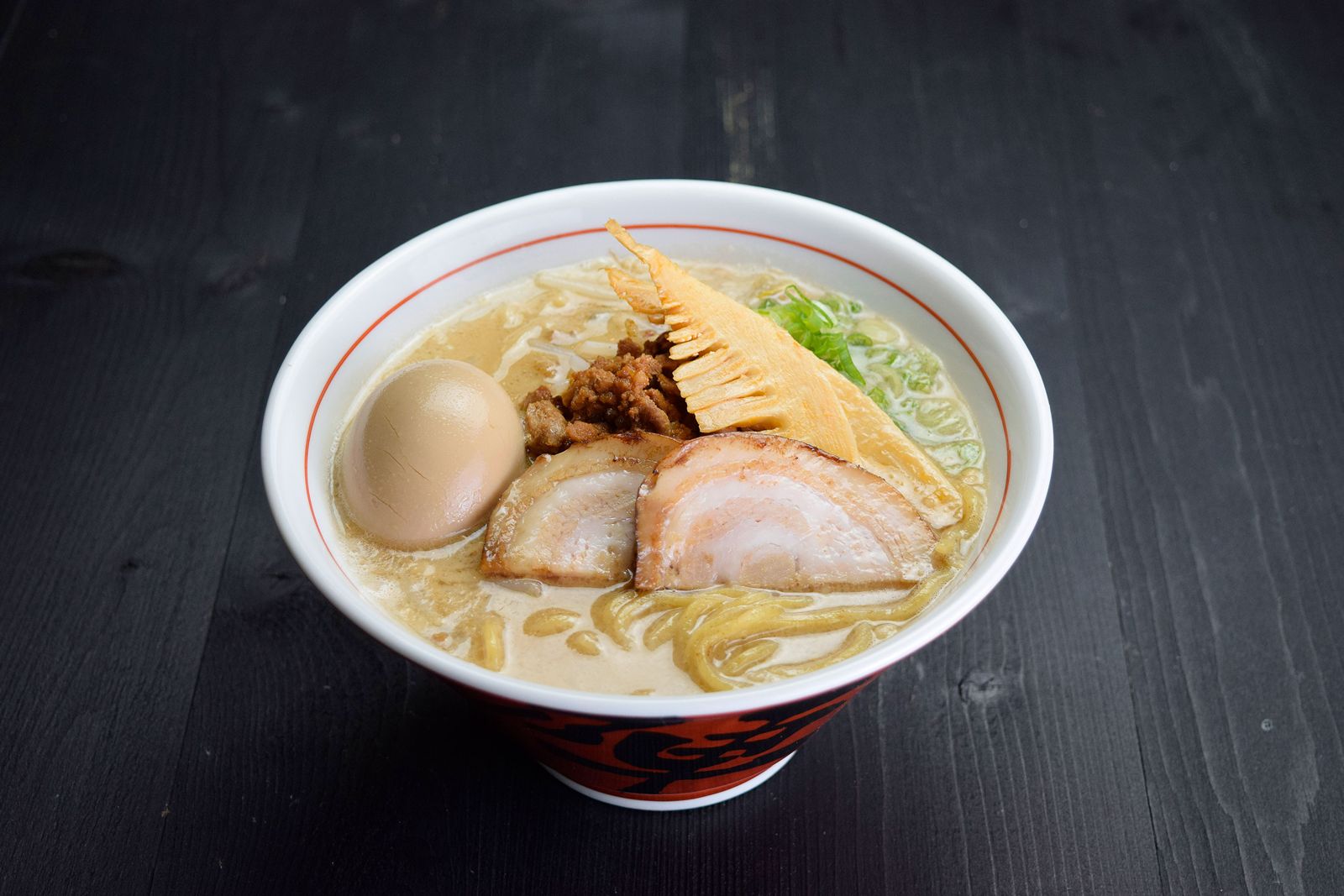 Le JINYA Ramen Bar célèbre ses débuts très attendus à Buford Le JINYA Ramen Bar célèbre ses débuts très attendus à Buford