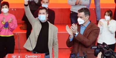 Sanchez se lance dans le 13-F à la clé d&rsquo;une campagne nationale pour rentabiliser son « exemplaire » et « une meilleure gestion de l&rsquo;économie que la droite »