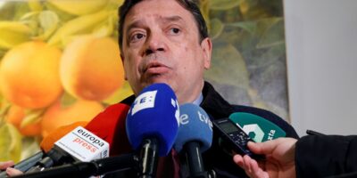 Le ministre de l&rsquo;Agriculture qualifie d' »opportuniste » la présence de PP, Vox et Cs à la manifestation madrilène