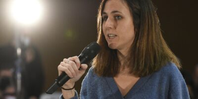 Podemos s&rsquo;accroche à Alberto Garzn pour structurer sa campagne contre les « canulars » du reste des partis
