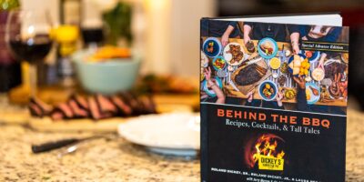 Dickey&rsquo;s lance le livre de recettes « Behind the BBQ » présentant les favoris de toute la marque