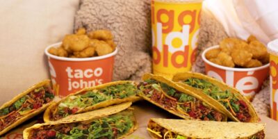 Économisez quelques-uns et nourrissez votre équipage avec le paquet de six Taco John et une livre