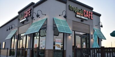 Tropical Smoothie Cafe clôture la 10e année consécutive de croissance positive des ventes dans les magasins comparables