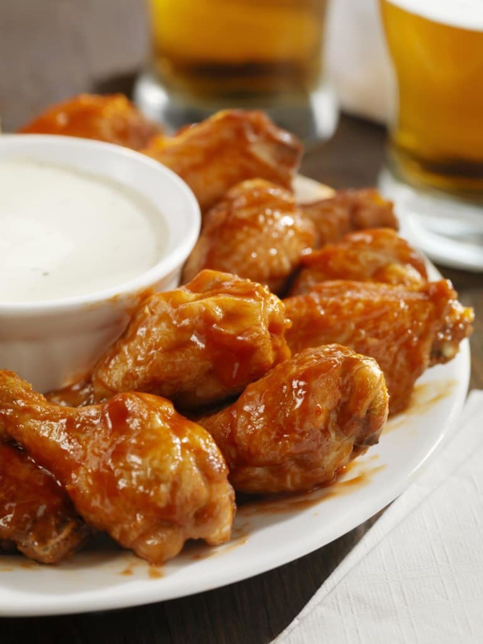 Les Américains devraient manger 1,42 milliard d'ailes de poulet pour le Super Bowl LVI