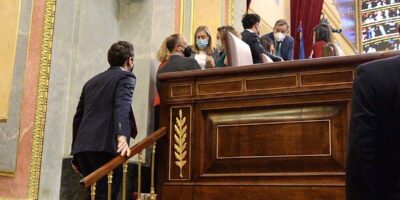 Le PP brandit que Batet viole les règles du Congrès en empêchant le député de voter en personne