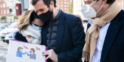 Casado sort pour arrêter la montée de Vox dans les sondages et prévient que cette « carambole » ne fait qu' »aider Sánchez »