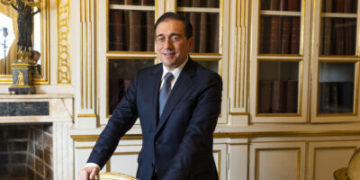 Albares se rend à Kiev dans le cadre d&rsquo;une tentative de déploiement diplomatique « à haute intensité » contre la Russie