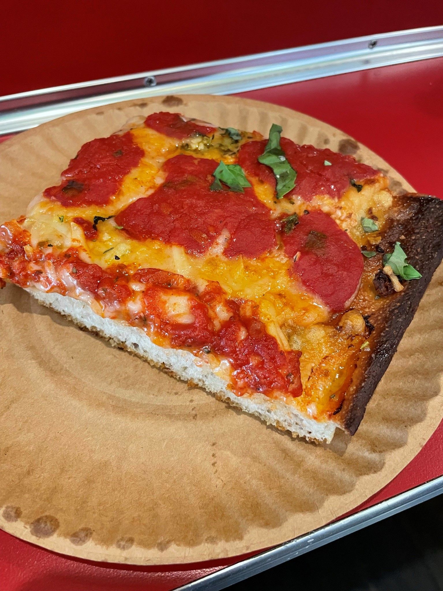 Pour la Journée nationale de la pizza, les chefs et les restaurateurs disent que Pleese Foods propose le meilleur fromage végétalien du marché