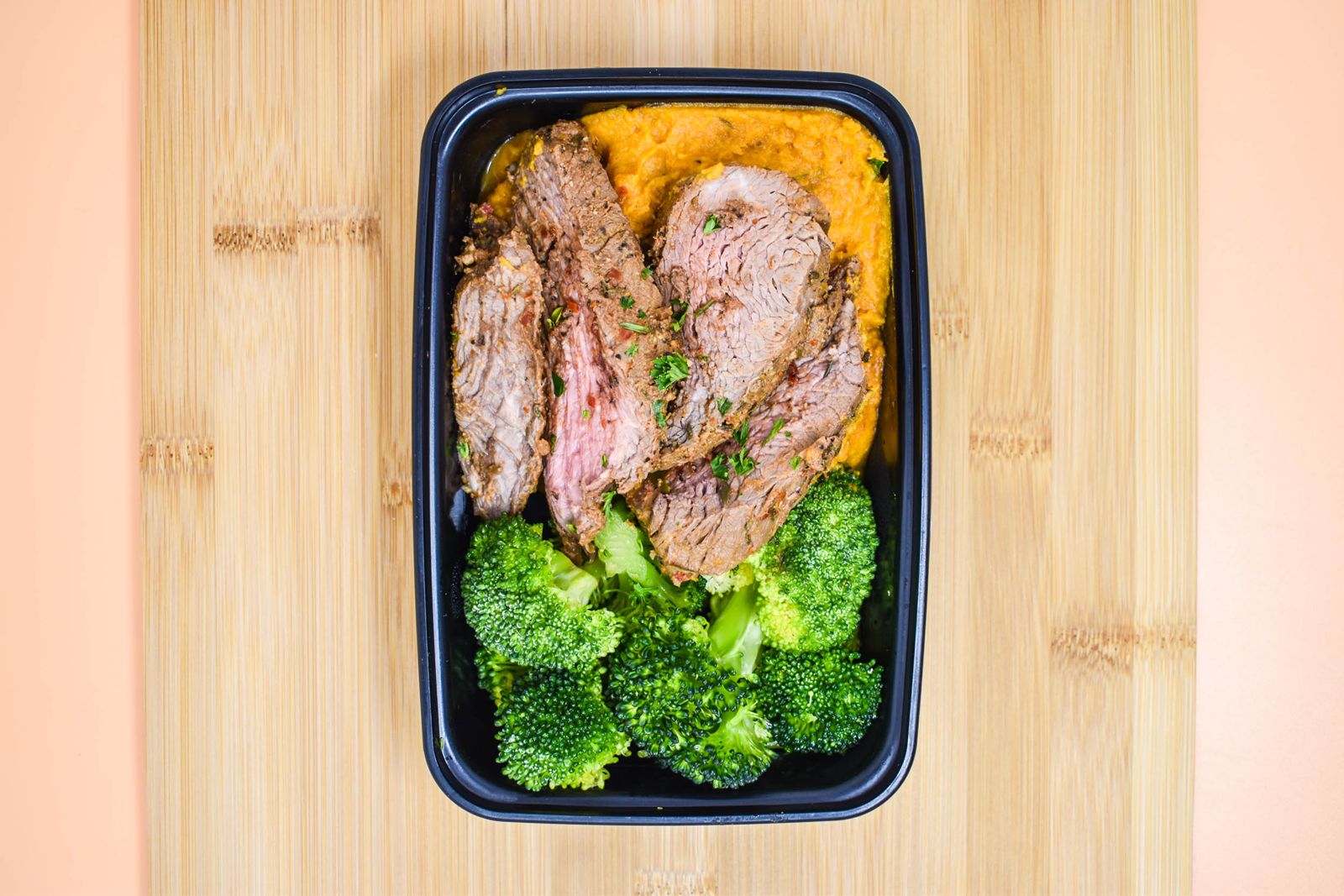 Nous sommes de retour: détaillant national de préparation de repas prêts à manger, My Fit Foods, retours, atterrissage dans le quartier Upper Kirby de Houston