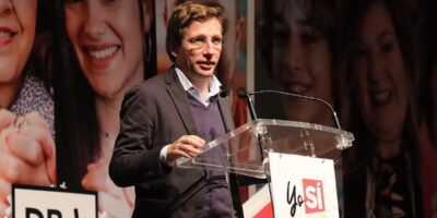 Almeida se rend à Don Benito pour soutenir la fusion avec Villanueva de la Serena et admet aux voisins que « les politiciens » doivent être à leur « niveau »