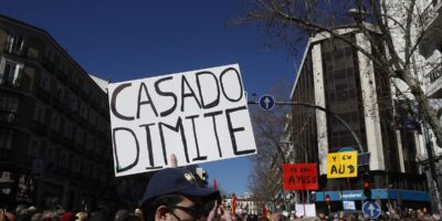 Les militants et les positions territoriales lancent un manifeste dans lequel ils exigent que Casado démissionne et nomme un manager