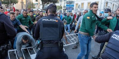 La police accuse les agriculteurs de la visite de Pedro Snchez à Don Benito
