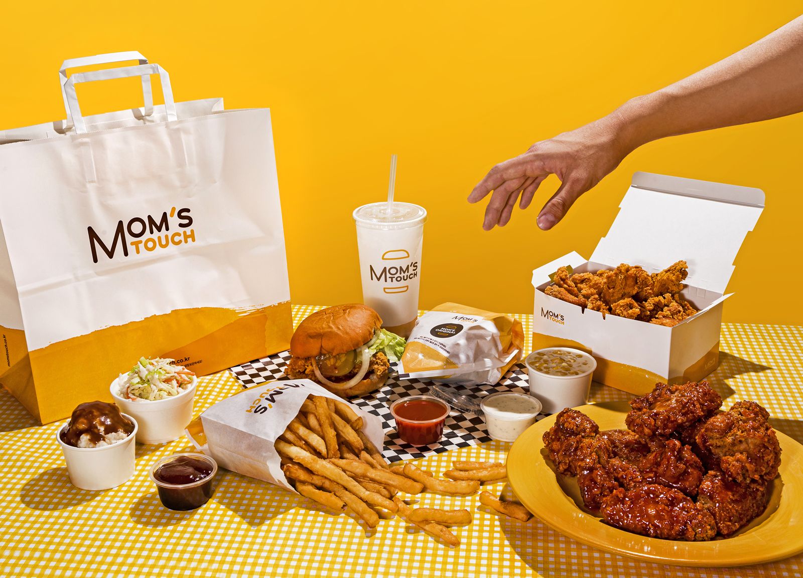 Mom's Touch sert maintenant son poulet et ses sandwichs toujours frais et savoureux à Long Beach!
