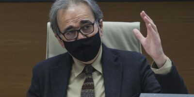 Joan Subirats veut que les professeurs d&rsquo;université suivent une formation la première année