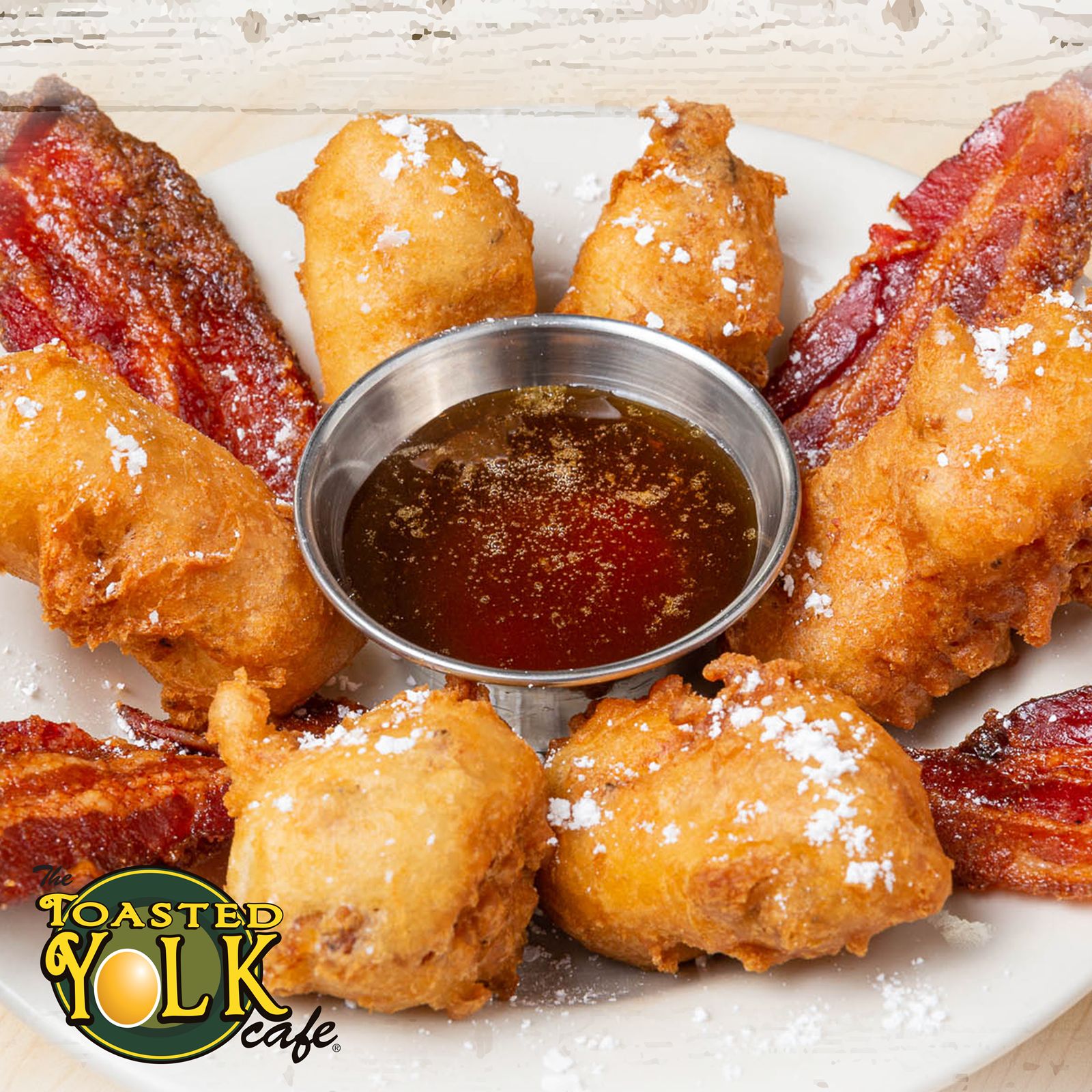 Laissez les bons moments rouler cette saison de carnaval au Toasted Yolk Cafe