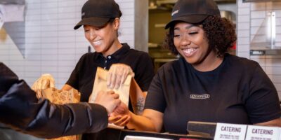 Chipotle annonce des objectifs environnementaux, sociaux et de gouvernance pour 2022 liés à la rémunération des dirigeants